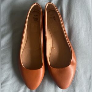 Time and Tru Camel Brown Faux Leather Flats 10W